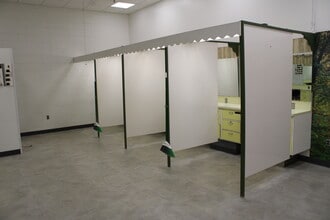 201 N Victory Dr, Mankato, MN for lease Interior Photo- Image 2 of 6