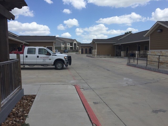 301 W State Highway 72, Kenedy, TX à vendre - Photo du bâtiment - Image 3 de 64