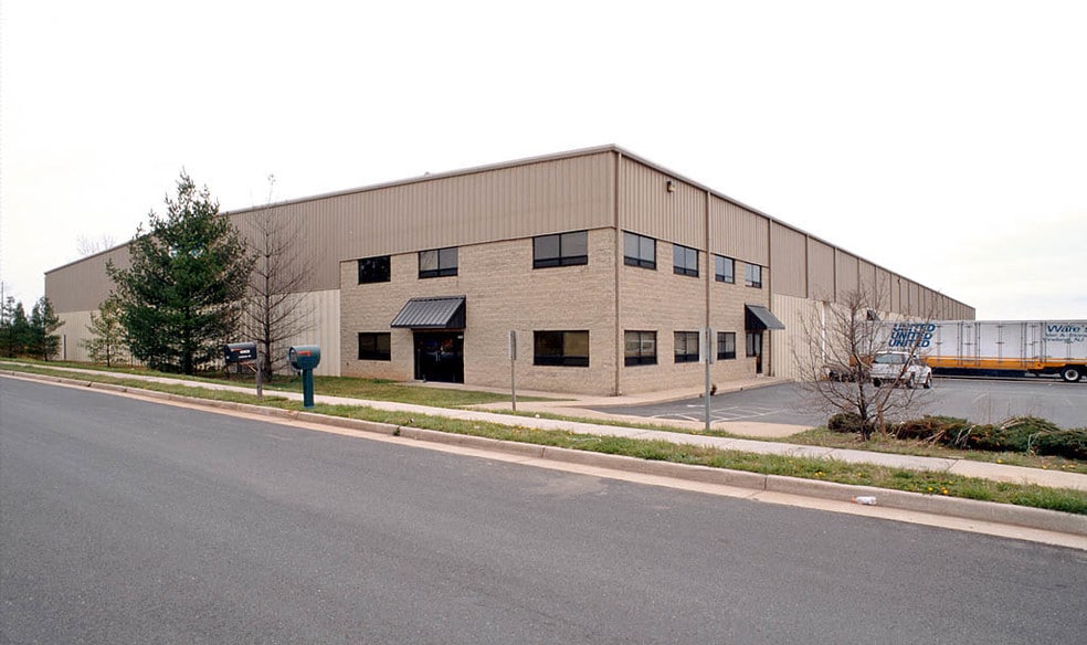 10902-10904 Carolina Dr, Manassas, VA for lease - Building Photo - Image 3 of 12