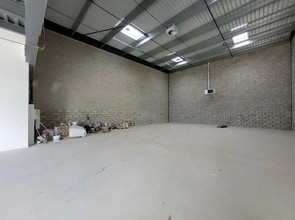 Flex in Savigny-le-Temple for lease Interior Photo- Image 1 of 3