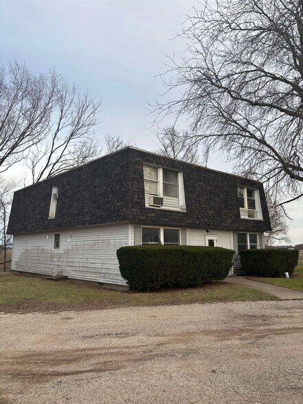 421 E Knoxville St, Brimfield, IL à vendre - Photo principale - Image 1 de 1