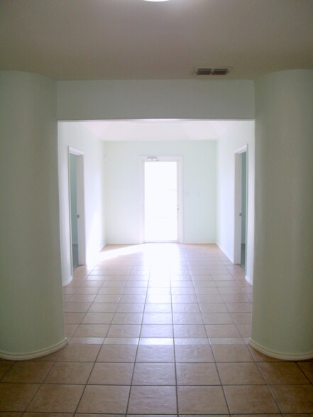 17745 W Expressway 83, Harlingen, TX for lease - Interior Photo - Image 3 of 13