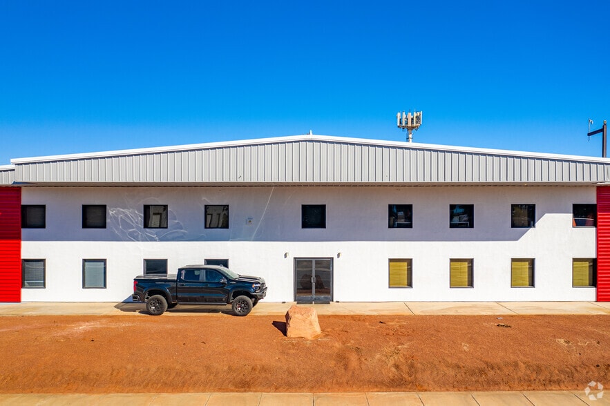 5050 Steptoe St, Las Vegas, NV à vendre - Photo du bâtiment - Image 3 de 6