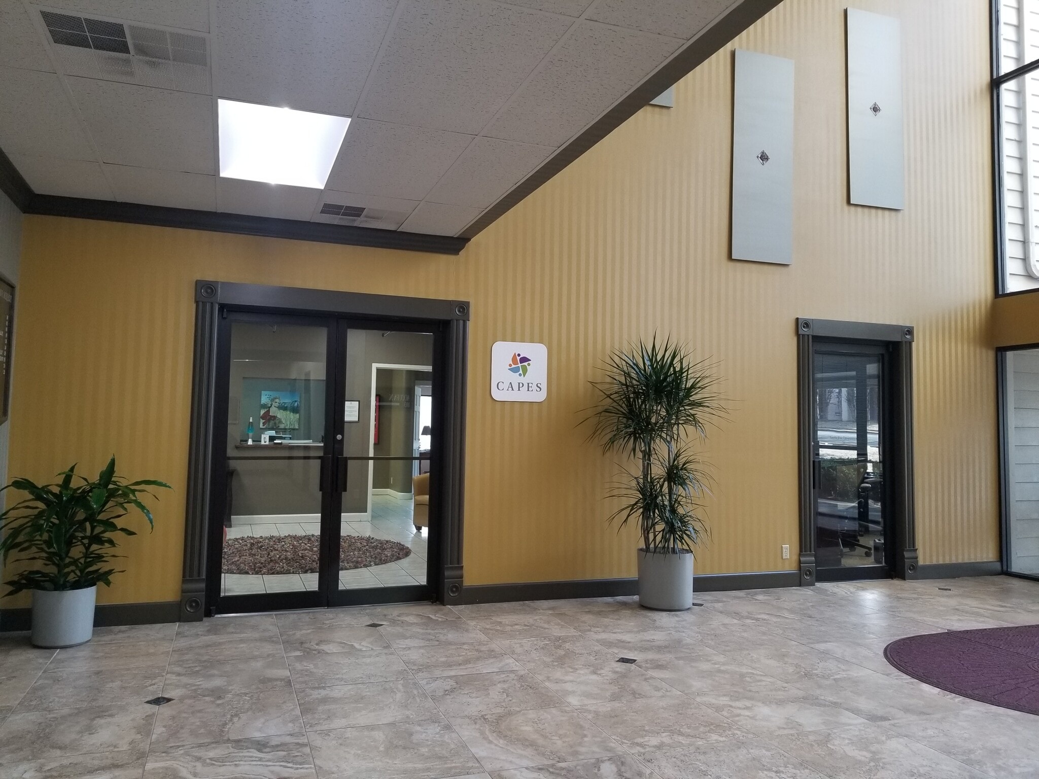 2840 E 51st St, Tulsa, OK for lease Lobby- Image 1 of 3