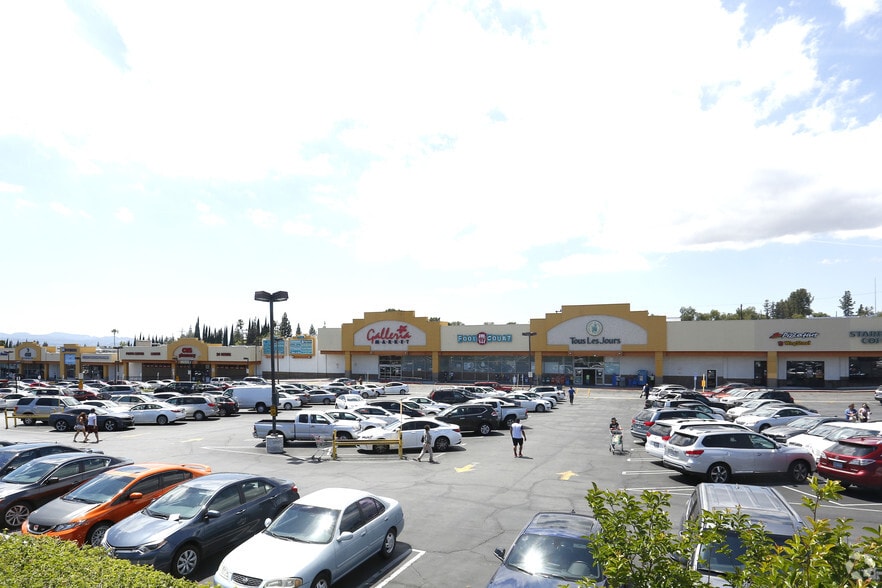 10141-10231 Reseda Blvd, Northridge, CA for lease - Building Photo - Image 1 of 7