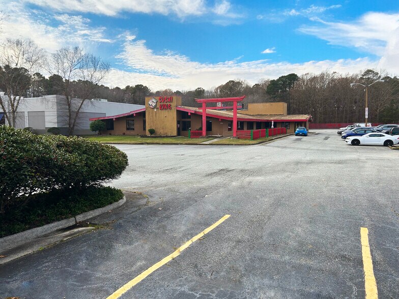 11883 Jefferson Ave, Newport News, VA à vendre - Photo du bâtiment - Image 2 de 5