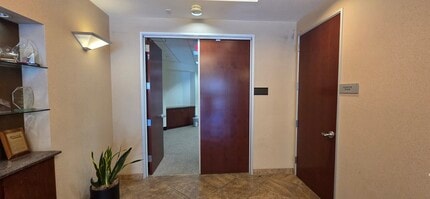 1601 E Orangewood Ave, Anaheim, CA à louer Photo intérieure- Image 1 de 15