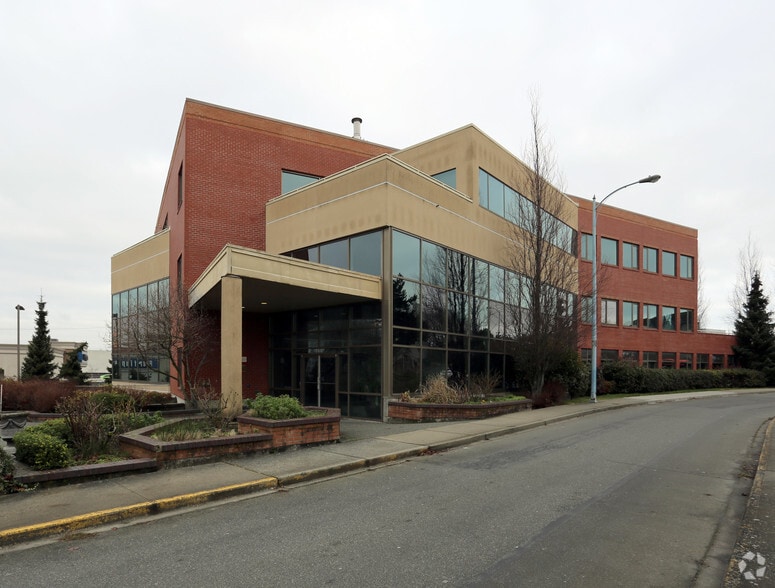 710 Redbrick St, Victoria, BC for lease - Building Photo - Image 1 of 6