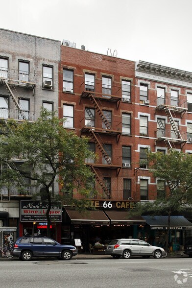 858 Ninth Ave, New York, NY à louer - Photo du bâtiment - Image 2 de 2