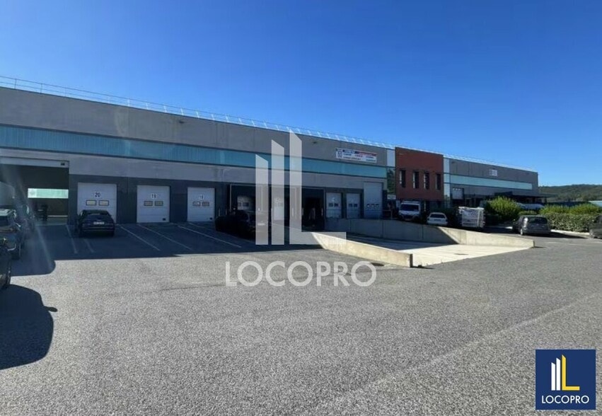 Office in Les Arcs for lease - Building Photo - Image 1 of 8