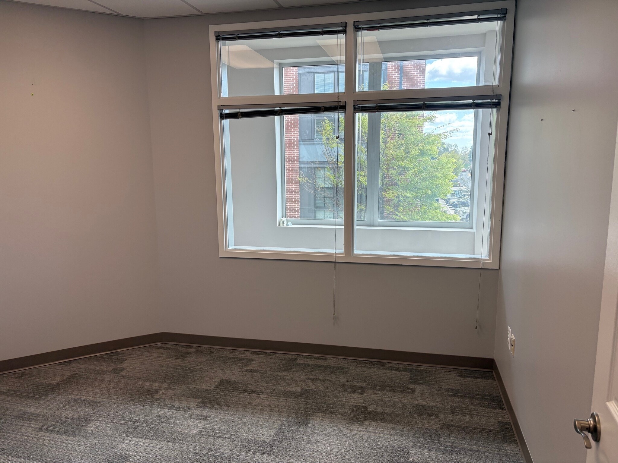 21001 Sycolin Rd, Ashburn, VA for lease Interior Photo- Image 1 of 15