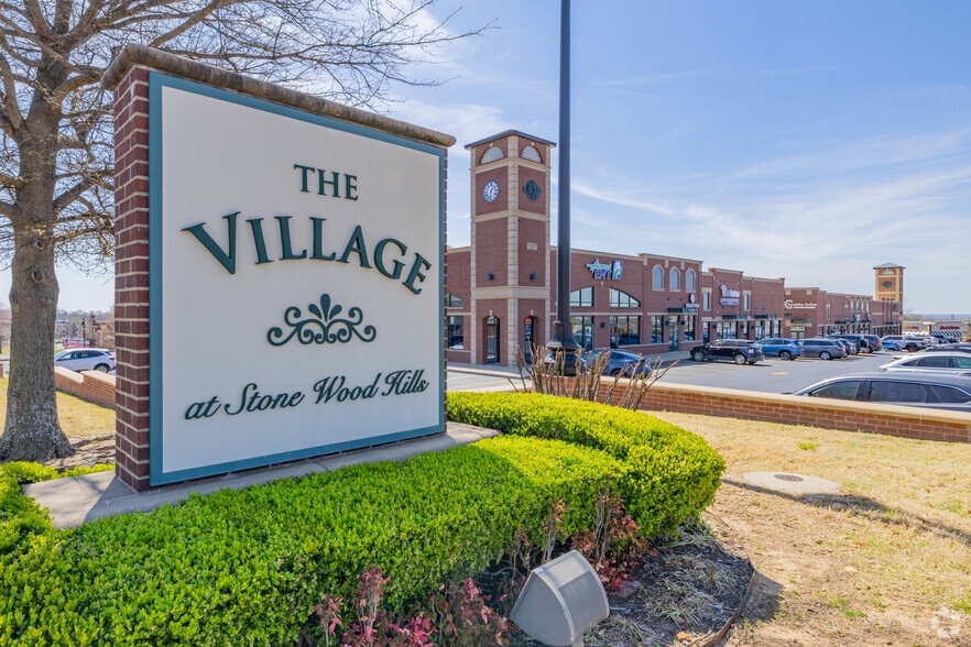 Village At Stone Wood Hills Retail I portefeuille de 2 propriétés à vendre sur LoopNet.ca - Photo du bâtiment - Image 3 de 9