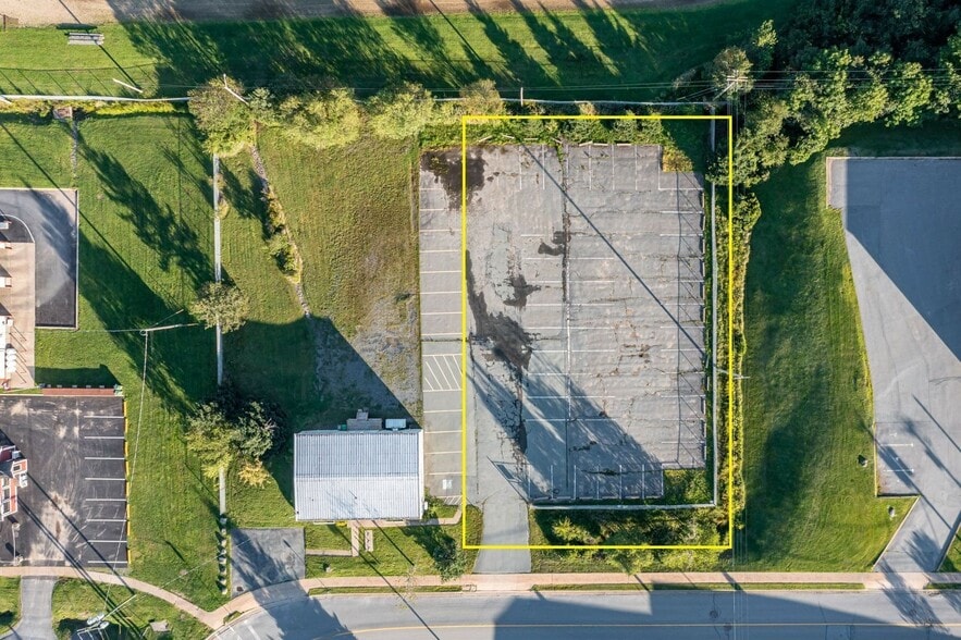 7 Hall St, Lunenburg, NS for sale - Aerial - Image 3 of 3