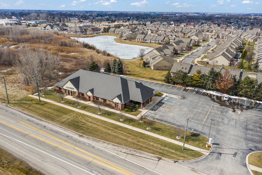 45441 Heydenreich Rd, Macomb Township, MI à vendre - Photo du bâtiment - Image 2 de 3