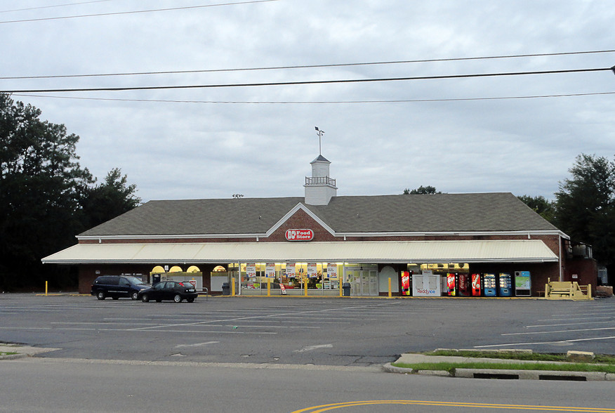 750 SW Broad St, Southern Pines, NC for sale - Primary Photo - Image 1 of 1