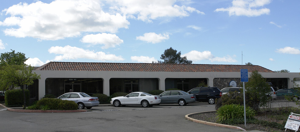 180-186 E Airway Blvd, Livermore, CA for lease - Primary Photo - Image 1 of 3