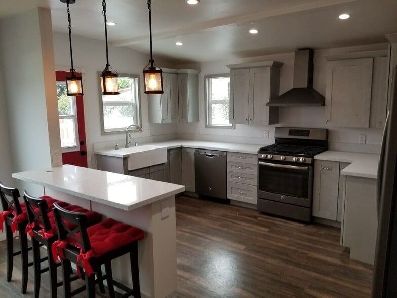 523 W Gutierrez St, Santa Barbara, CA for sale - Building Photo - Image 2 of 13