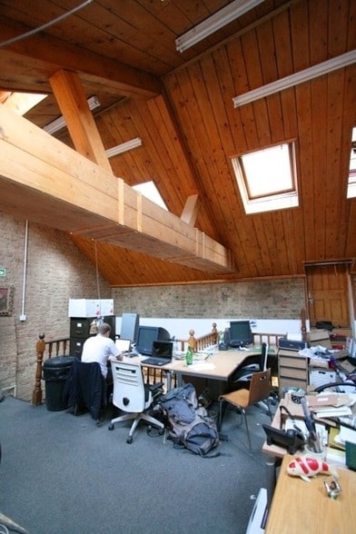 77 Leonard St, London for lease - Interior Photo - Image 3 of 9
