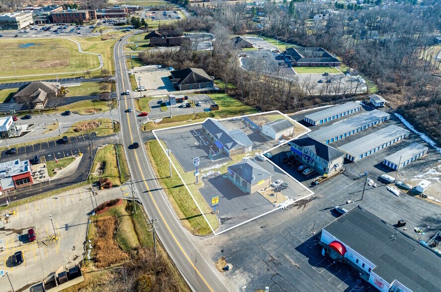 1012 Hospital Dr, Batavia, OH à vendre - Photo du bâtiment - Image 2 de 28