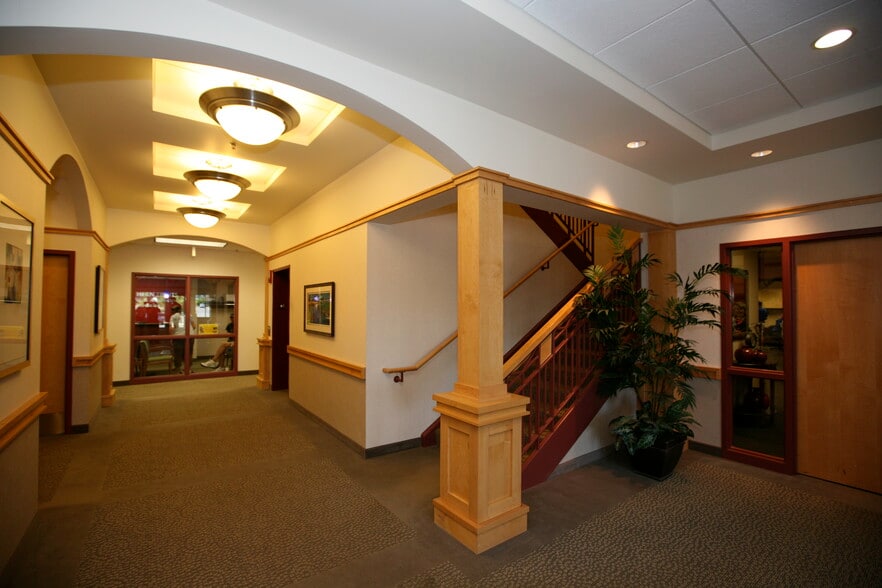 3555 Willow Lake Blvd, Vadnais Heights, MN for lease - Building Photo - Image 3 of 5