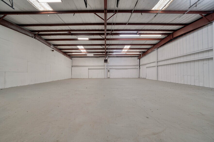 517 Delia Dr, Longview, TX à louer - Photo du bâtiment - Image 3 de 10