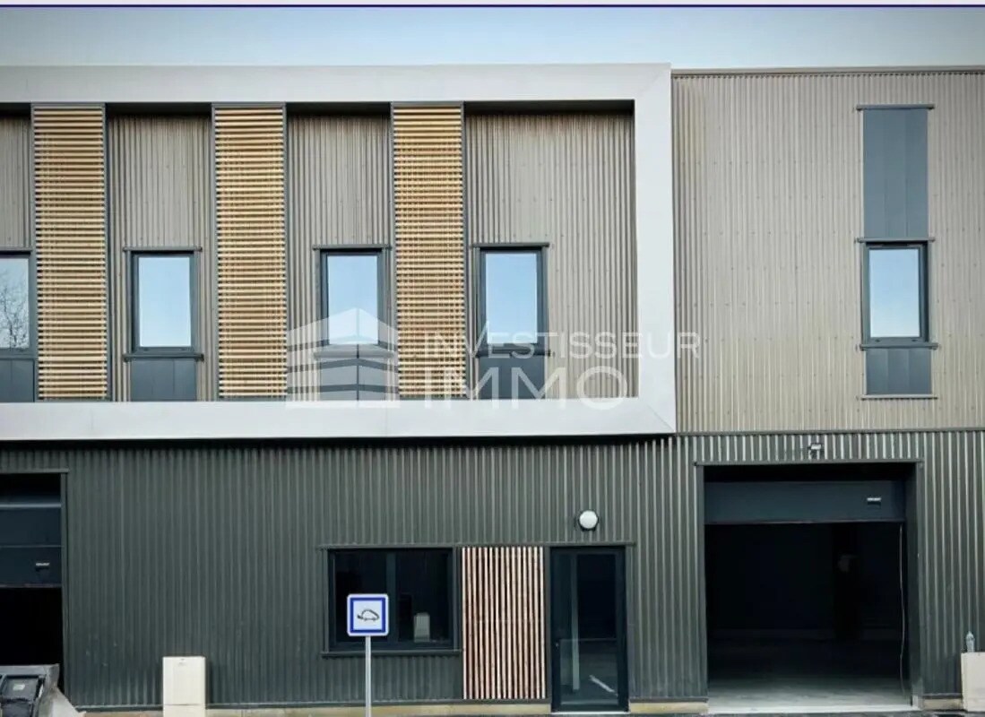 Flex in Les Mureaux for lease Building Photo- Image 1 of 5