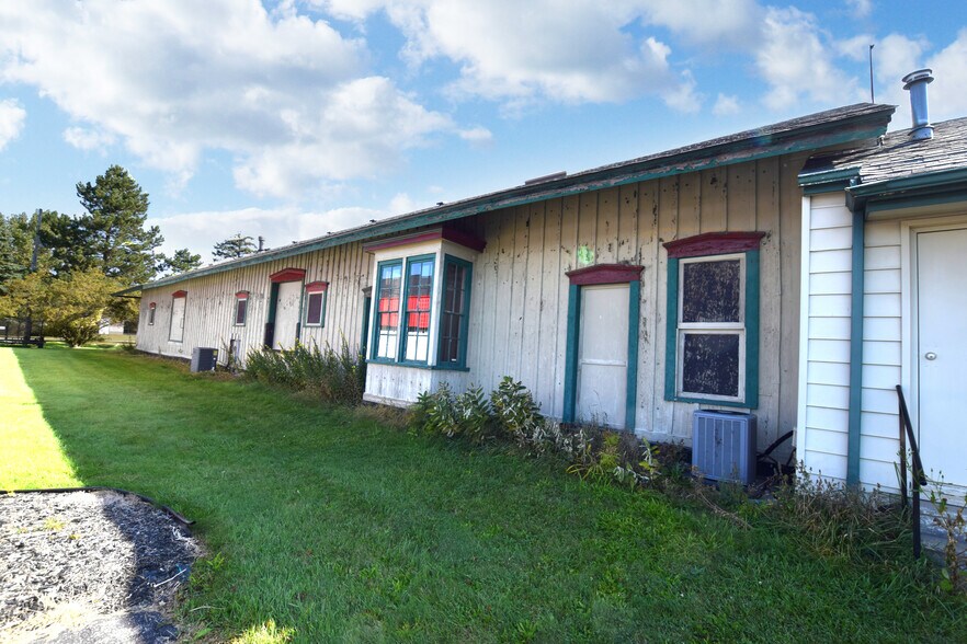 320 E Grand Blanc Rd, Grand Blanc, MI à louer - Photo du bâtiment - Image 3 de 27
