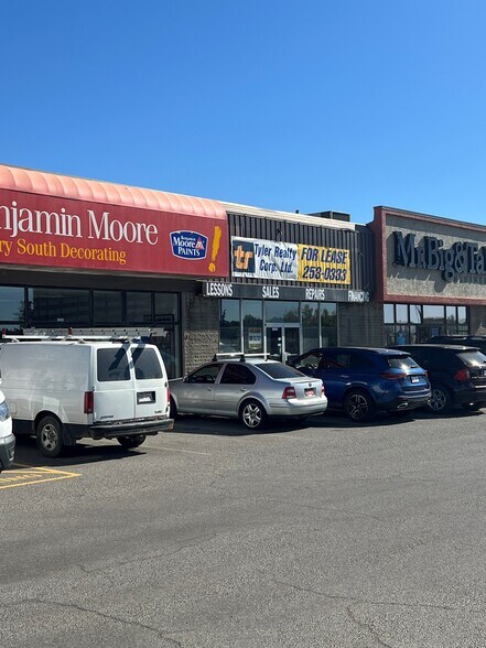 10206 Macleod Trl SE, Calgary, AB à louer - Photo du bâtiment - Image 3 de 6