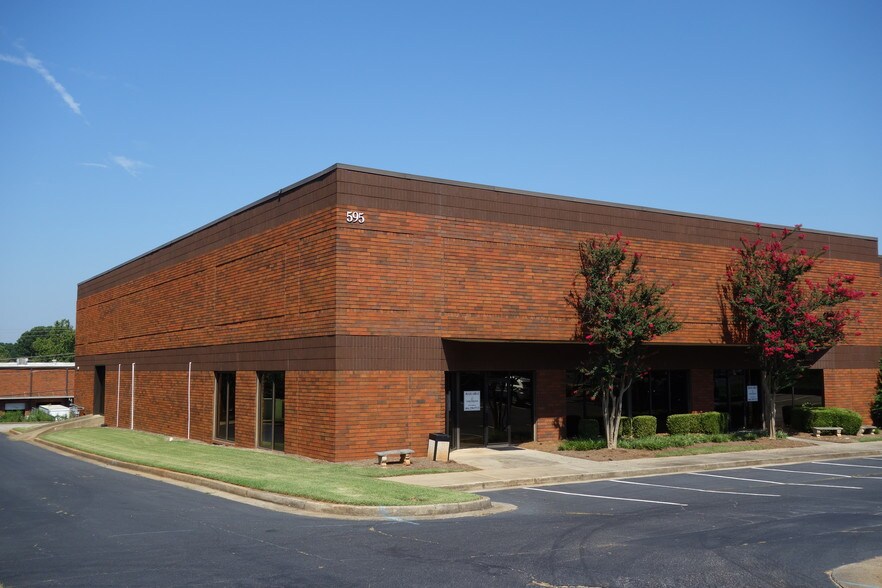 575 Old Norcross Rd, Lawrenceville, GA à louer - Photo du bâtiment - Image 3 de 5