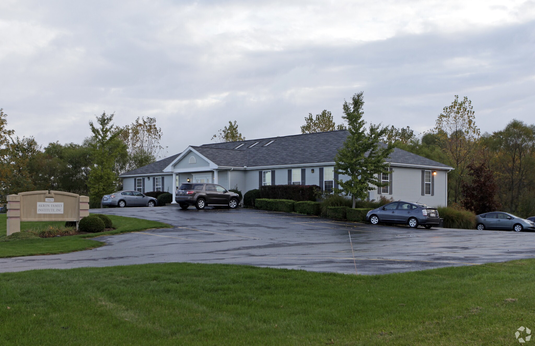 3469 Fortuna Dr, Akron, OH à louer Photo principale- Image 1 de 3