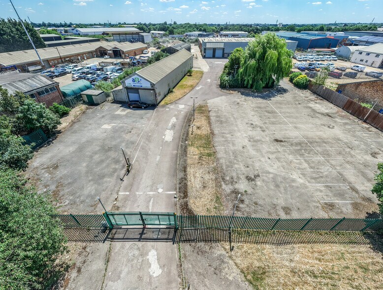 Unit 1 (Front), Padholme Road East, Peterborough à louer - Photo du bâtiment - Image 3 de 4
