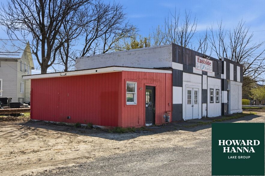 206 Lake St, Penn Yan, NY for sale - Building Photo - Image 1 of 27