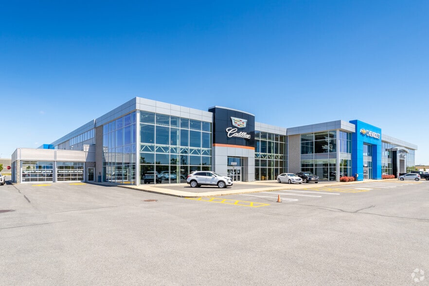 2555 Boul Matte, Brossard, QC for sale - Building Photo - Image 2 of 2
