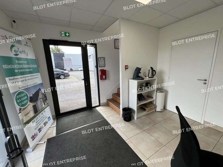 Industrial in Noyal-sur-Vilaine for lease - Lobby - Image 3 of 10