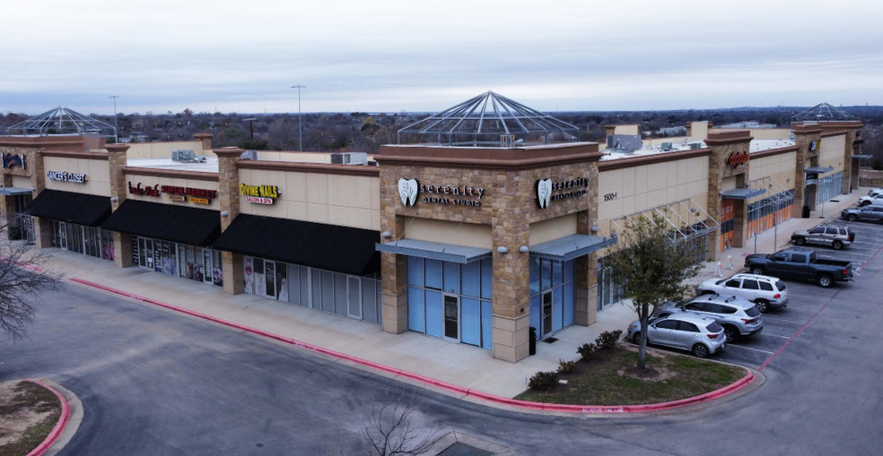 1500 A.W. Grimes, Round Rock, TX à louer - Photo du bâtiment - Image 1 de 7