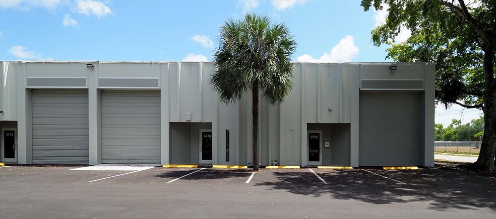 3700-3798 NW 16th St, Lauderhill, FL for lease - Building Photo - Image 3 of 8