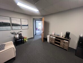 31 W Downer Pl, Aurora, IL for lease Interior Photo- Image 1 of 3
