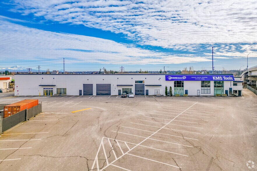 19600 Langley Byp, Langley, BC for sale - Primary Photo - Image 1 of 1