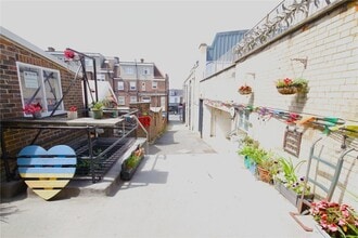 45 London Rd, East Grinstead for lease Building Photo- Image 2 of 2