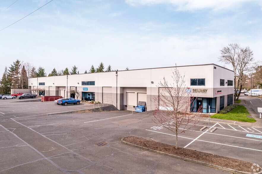 10159 SW Commerce Cir, Wilsonville, OR à louer - Photo du bâtiment - Image 2 de 5