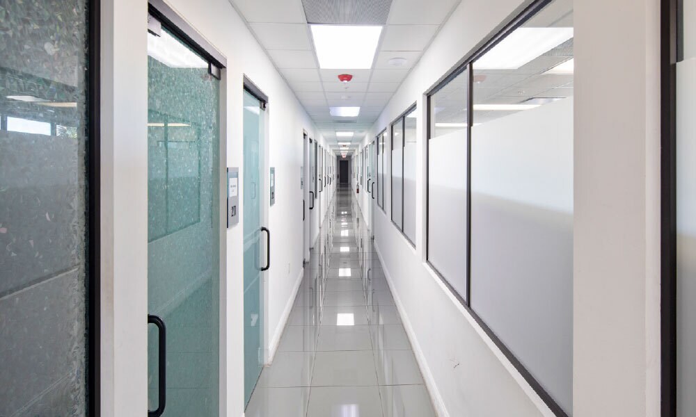 1000 W Pembroke Rd, Hallandale Beach, FL for sale Interior Photo- Image 1 of 1