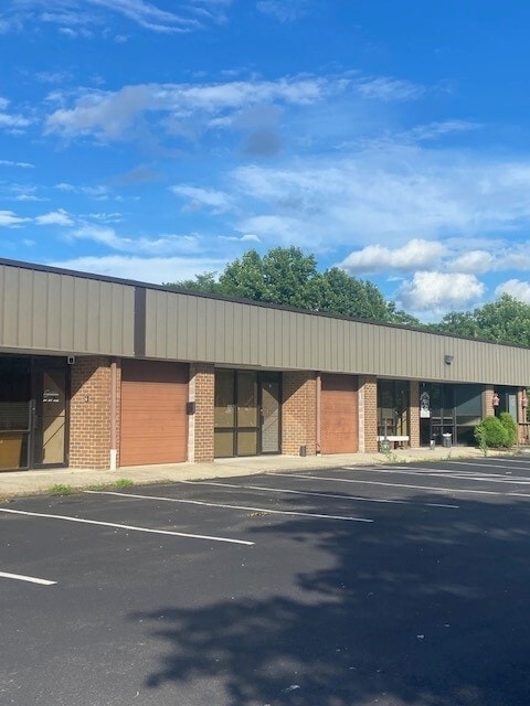 10097 Tyler Ct, Hyattstown, MD for lease Building Photo- Image 1 of 1