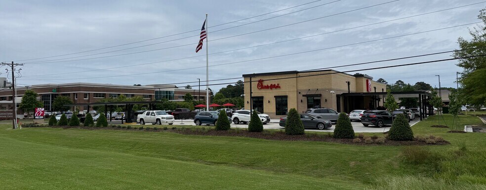 2520 Lakeland Dr, Flowood, MS à vendre - Photo du bâtiment - Image 2 de 16