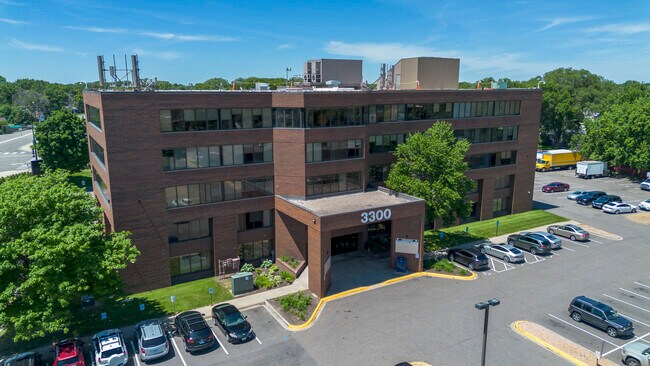 Plus de détails pour 3300 County Rd 10, Brooklyn Center, MN - Bureau à louer