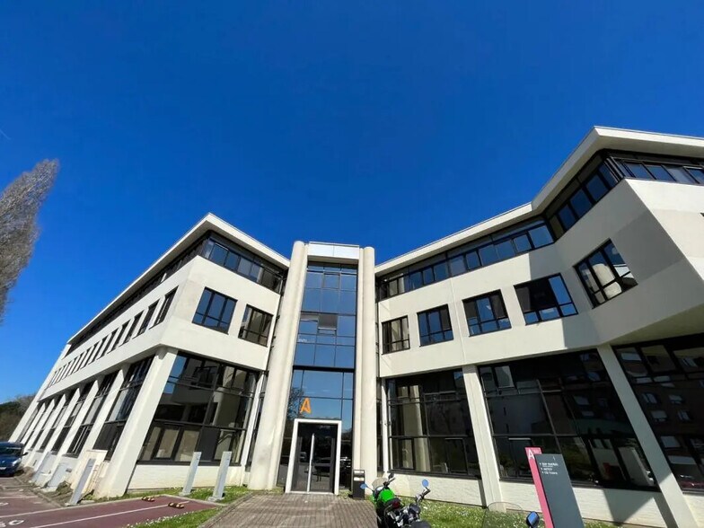 8 Boulevard Albert Einstein, Nantes à louer - Photo du bâtiment - Image 3 de 15