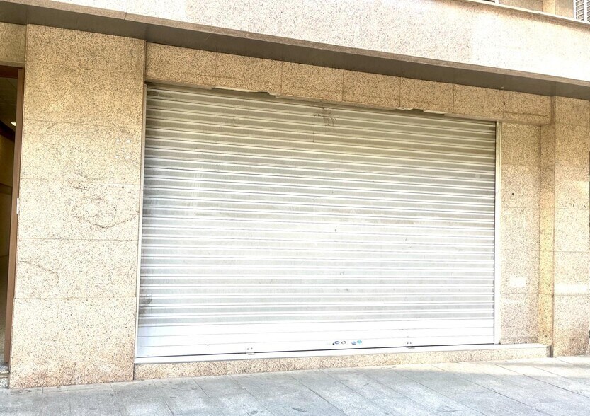 Commerce de détail dans Granada, Granada à louer - Photo du bâtiment - Image 3 de 30