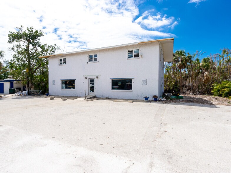 905 Fitzhugh St, Sanibel, FL à vendre - Photo du bâtiment - Image 3 de 21