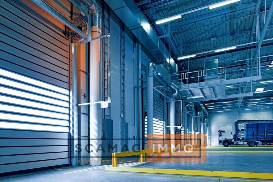 Industrial in Chelles for lease - Interior Photo - Image 2 of 2