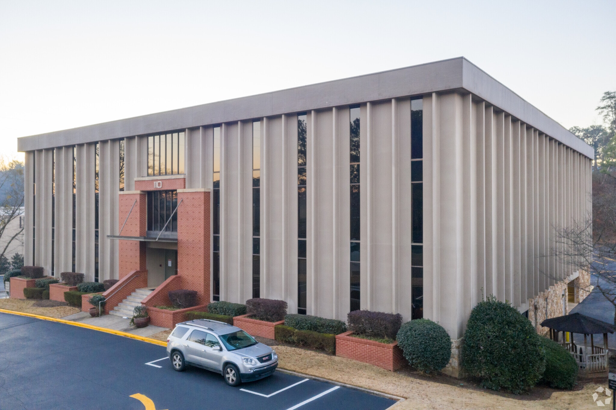 110 Office Park Dr, Birmingham, AL for lease Primary Photo- Image 1 of 8