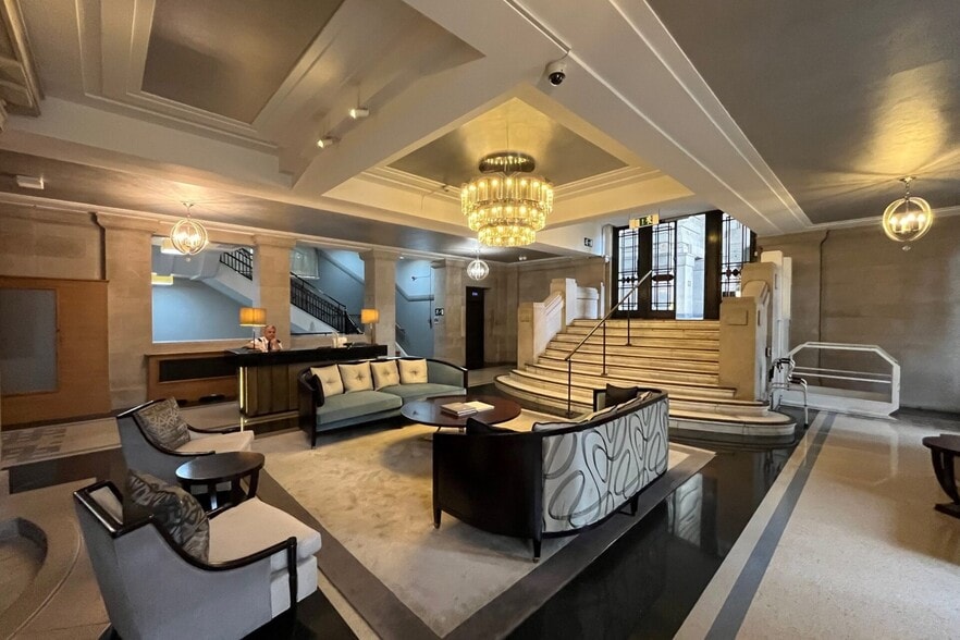 Westminster Bridge Rd, London for lease - Interior Photo - Image 3 of 8